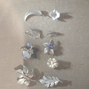 9 gold leaf flower,and feather Brooches